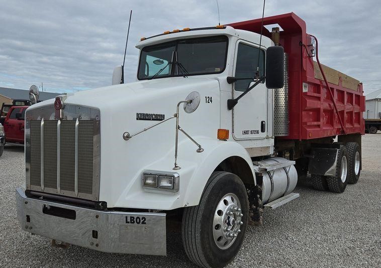 2012 Kenworth T800 dump truck