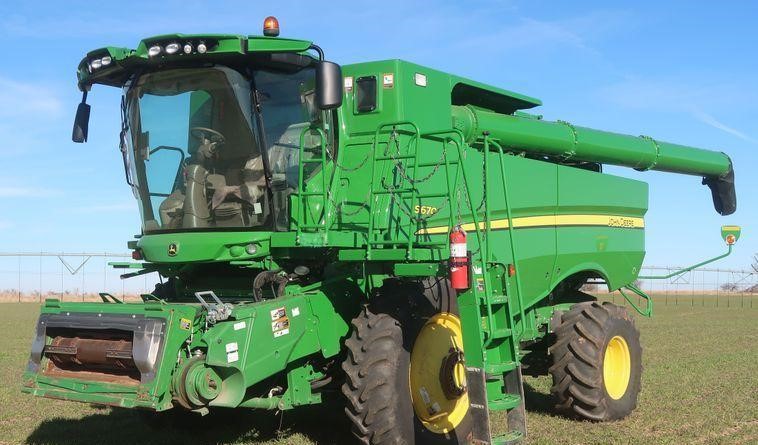 2016 John Deere S670 STS  combine